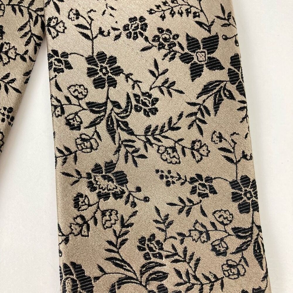 Bruno Piattelli 100% Silk Hand Made Necktie Tie Beige Tan and Black Floral Print - Picture 5 of 7